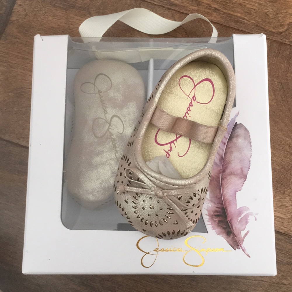 Jessica Simpson Baby Shoes New in Box Size 2